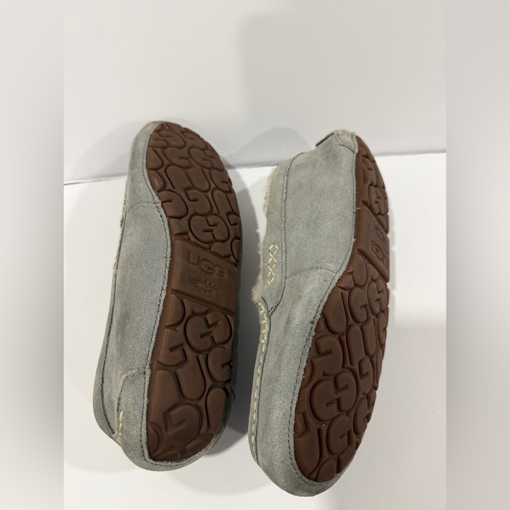 UGG Ansley Slippers Womens 8 Gray Suede Shearling Lined Moccasin - Picture 7 of 8